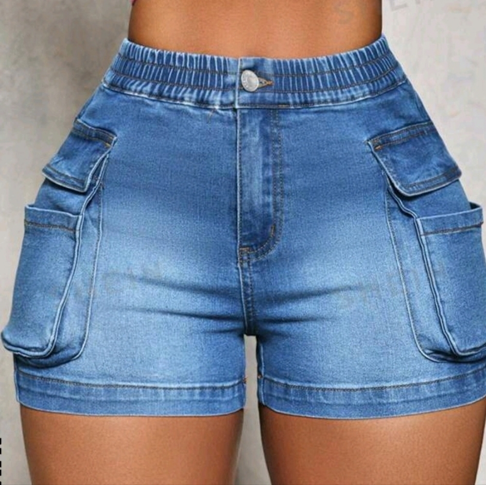 HIGH WAISE DENIM W/ DESIGN POCKETS SHORTS NWT SHEIN